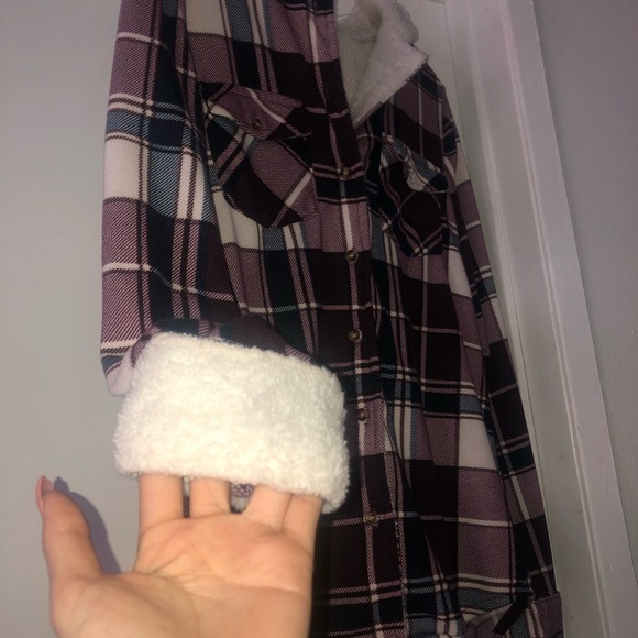 Sherpa Lined Fashion Nova Flannel - Picture 1 of 3